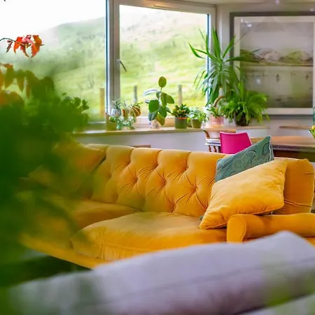 Stunning 4-bedroom With Wild Swimming Pool