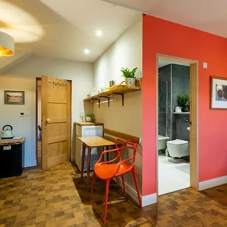Stunning 4-bedroom With Wild Swimming Pool 度假居 Skelsmergh